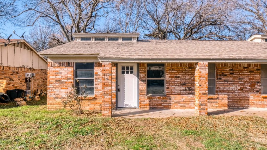 1014-a Lynn Street, Weatherford