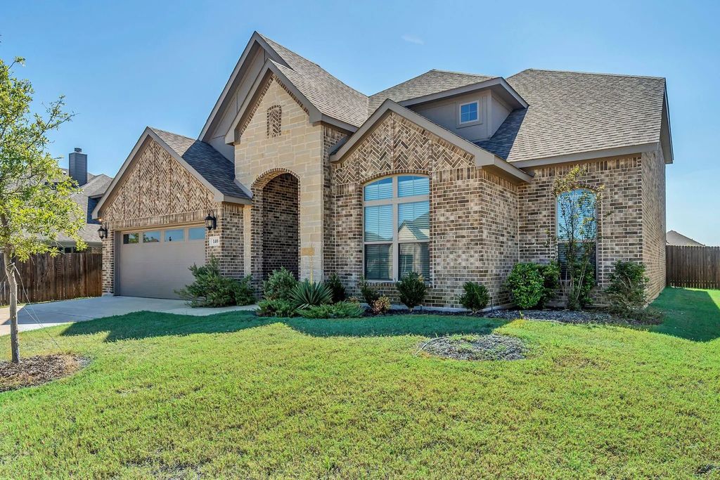 140 Crockett Drive, Waxahachie