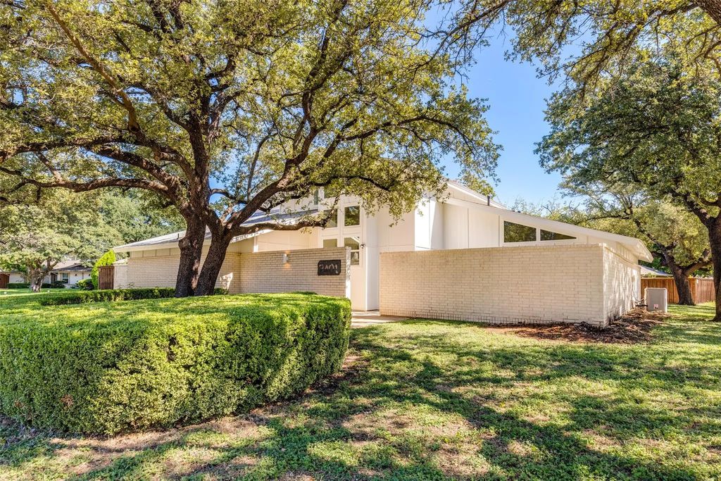 2401 Fairview Drive, Plano