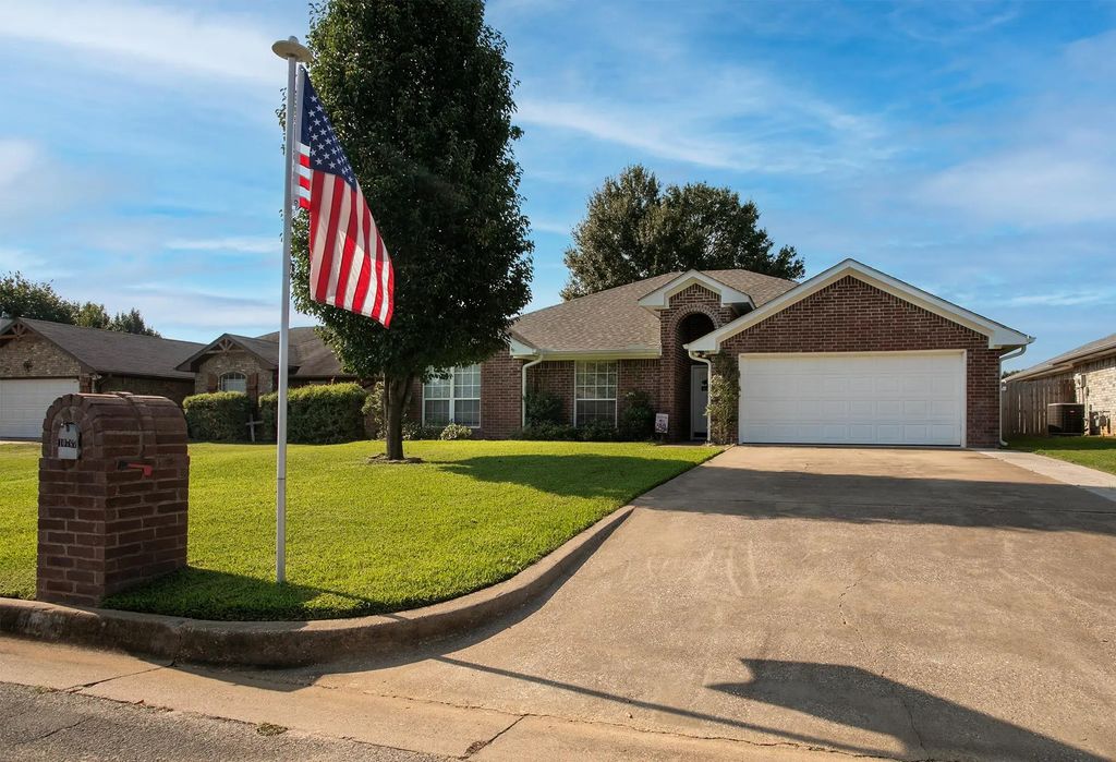 10787 Southern Trace Circle, Flint