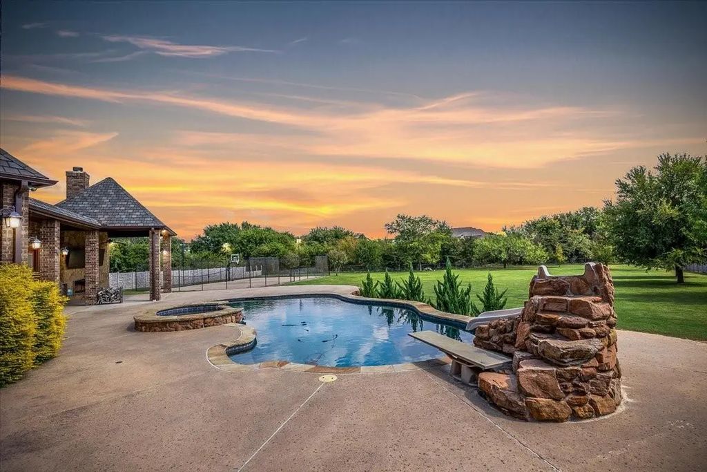 7909 Bella Flora Drive, Fort Worth