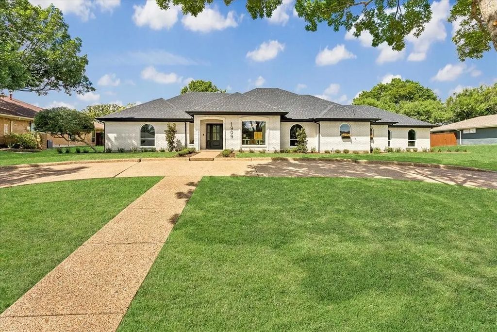 1909 Toler Trail, Garland