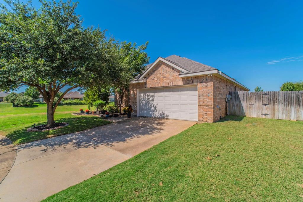 1120 Ute Circle, Little Elm