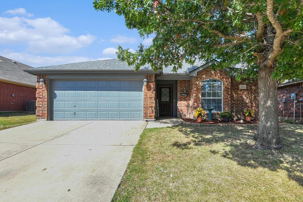4152 Summersweet Lane, Fort Worth