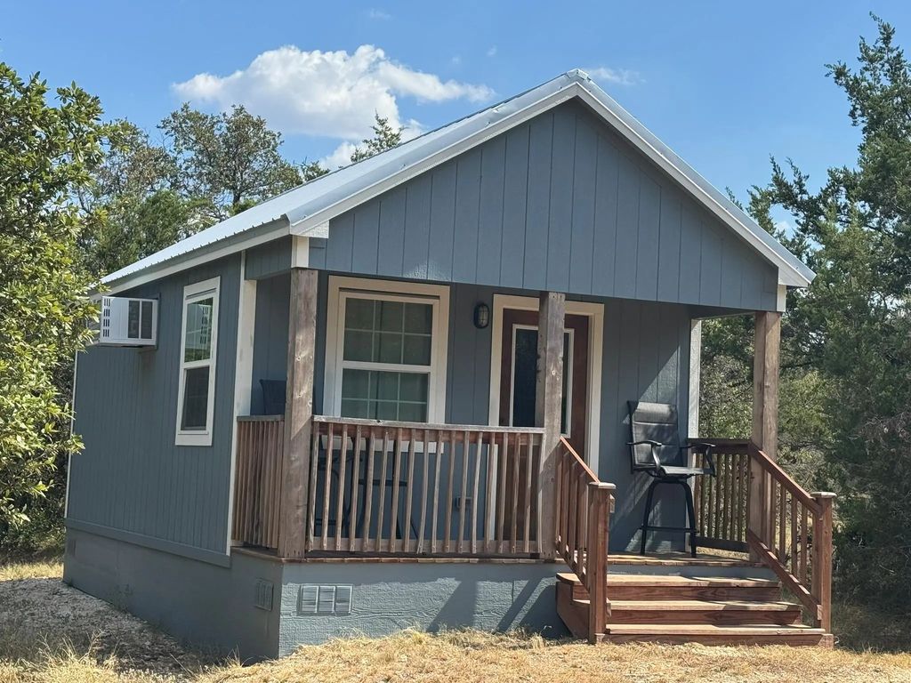 3435 County Road 117, Mingus
