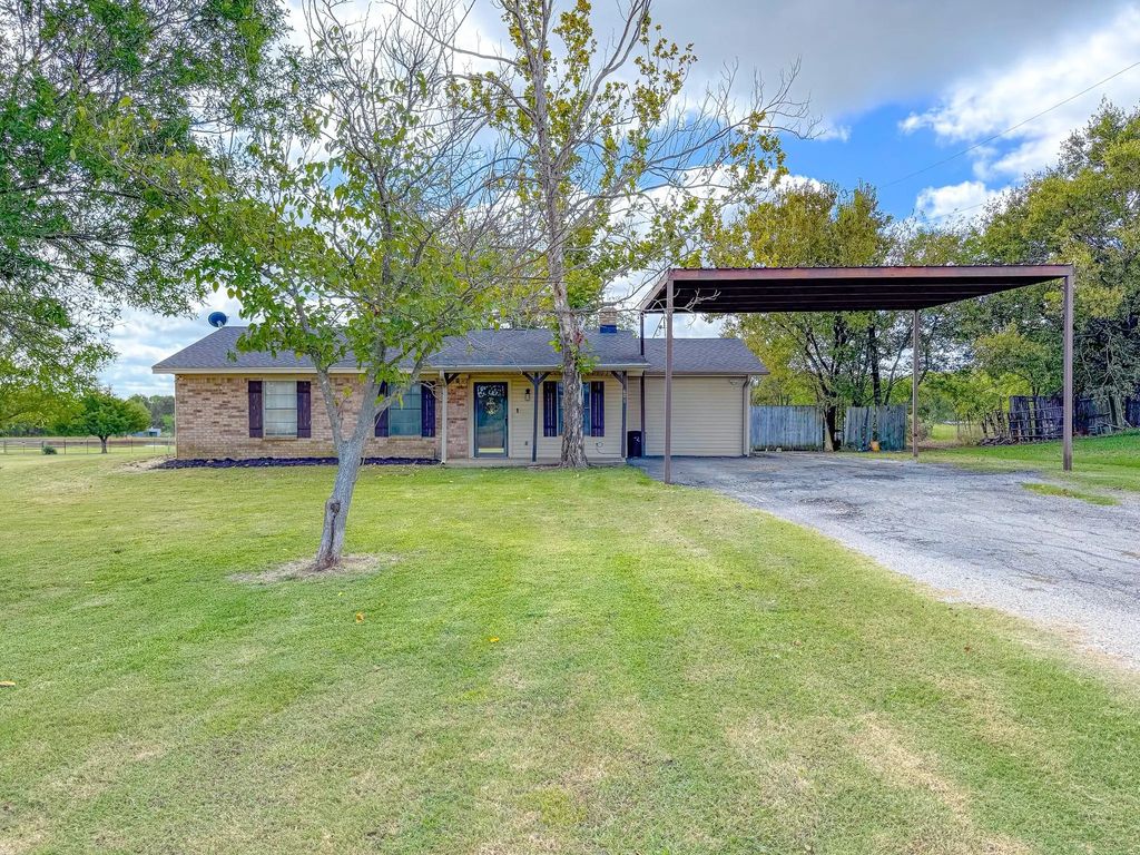 601 W Harris Road, Corsicana