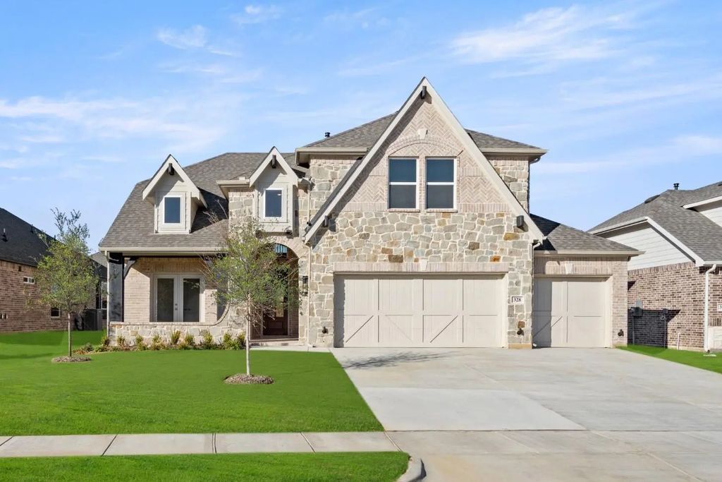 328 Loretta Lane, Burleson