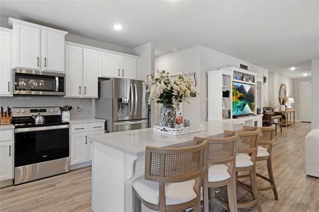 209 Lexington Avenue, Melissa