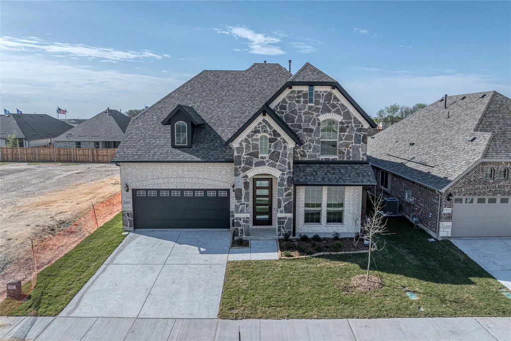 1909 Amber Gate Drive, Anna
