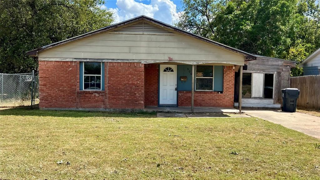 906 Cleardale Drive, Dallas