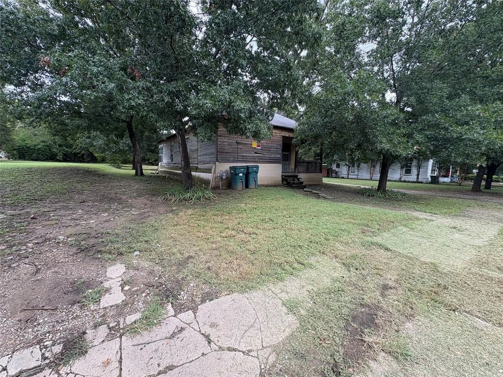 625 S Rusk Street, Sherman