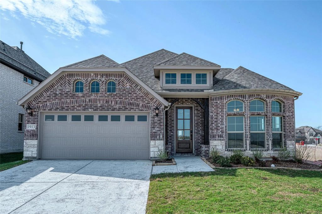 1913 Amber Gate Drive, Anna