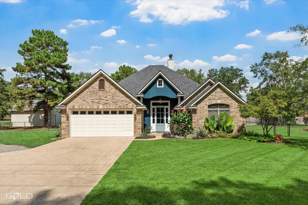 336 Twin Oaks Road, Stonewall