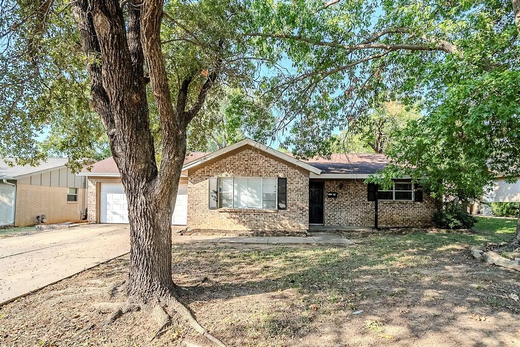 1612 Tyler Avenue, Euless