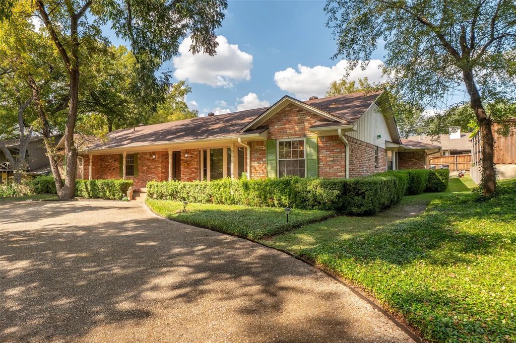 10819 Lochspring Drive, Dallas