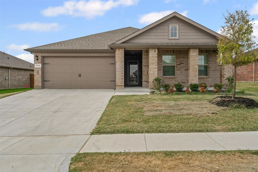 373 Wildrose Circle, Cleburne