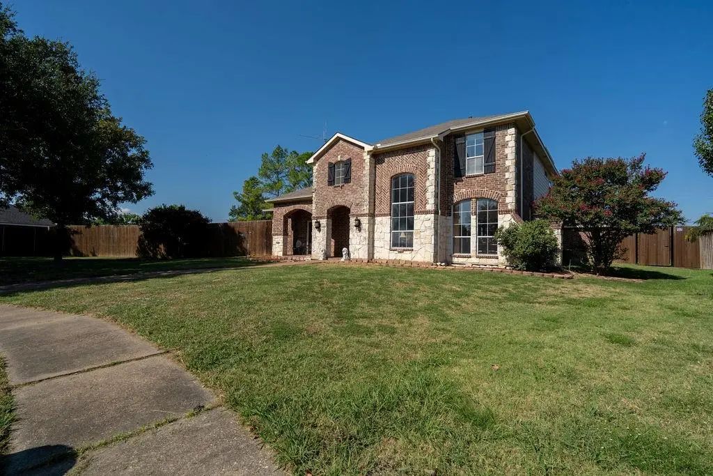 903 Lakefield Drive, Mesquite