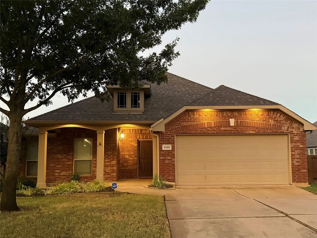 1410 Fox Glen Trail, Mansfield