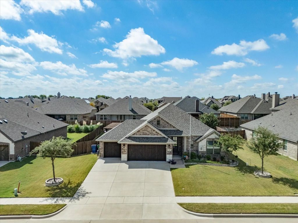 526 Barley Drive, Waxahachie