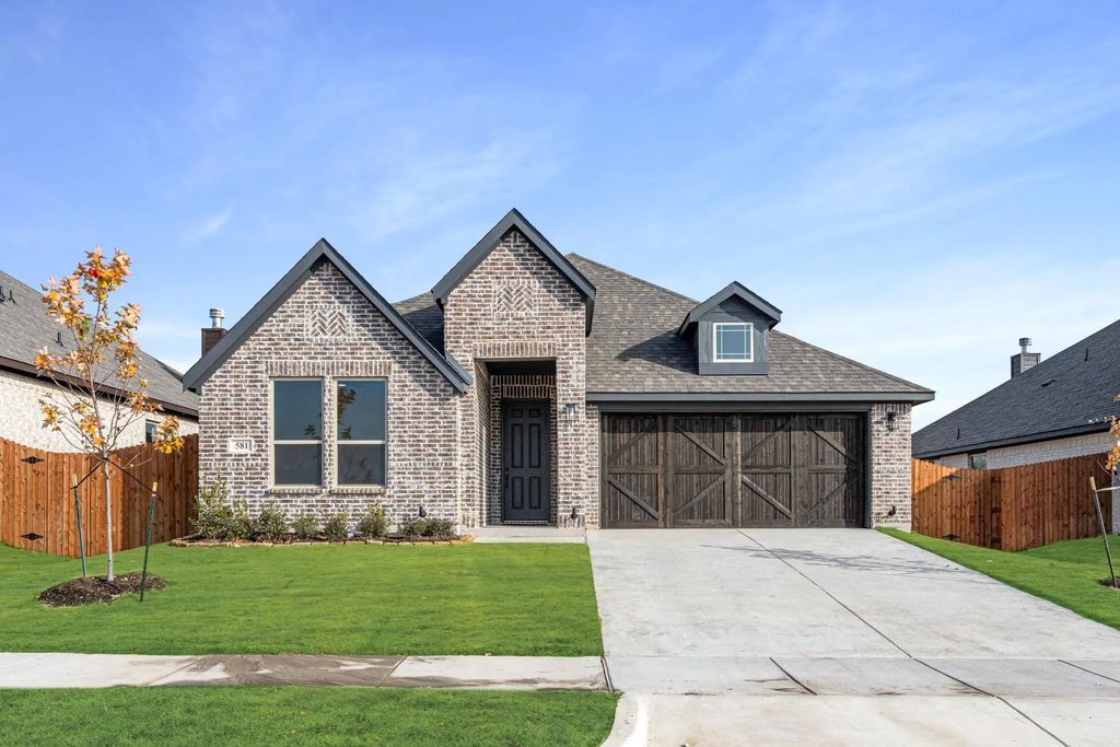 581 Red Maple Road, Waxahachie