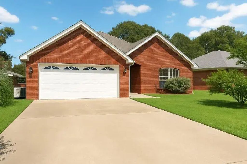 1838 Park Place, Mineola
