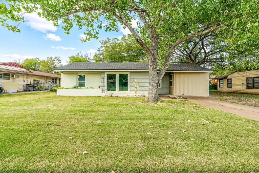 1352 Hillcrest Drive, Graham