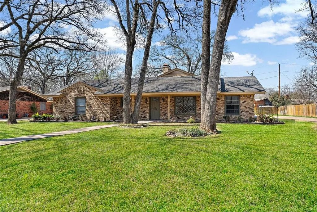 2110 Dartmouth Lane, Corsicana