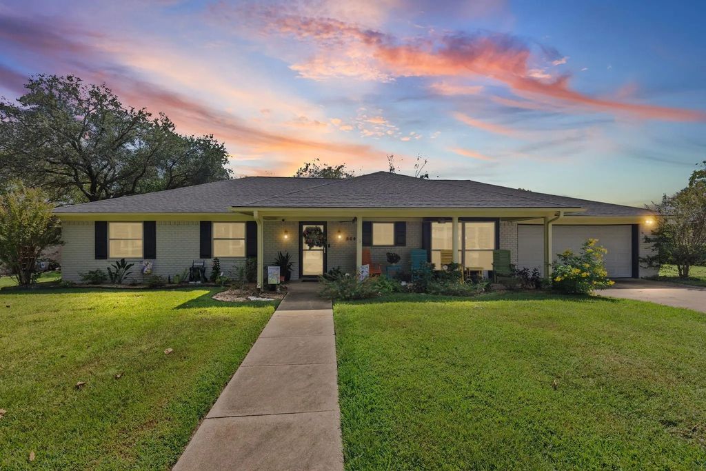 504 Vonda Drive, Sulphur Springs