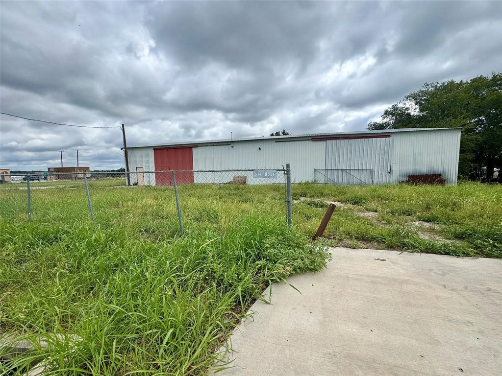 514 Gulf Avenue, Justin