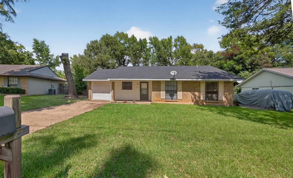 2304 Pinkerton Drive, Tyler