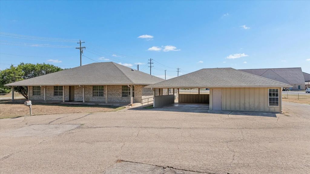 2111 W Us Highway 377, Granbury