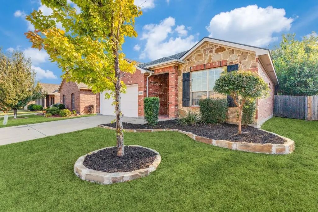 10908 Braemoor Drive, Fort Worth