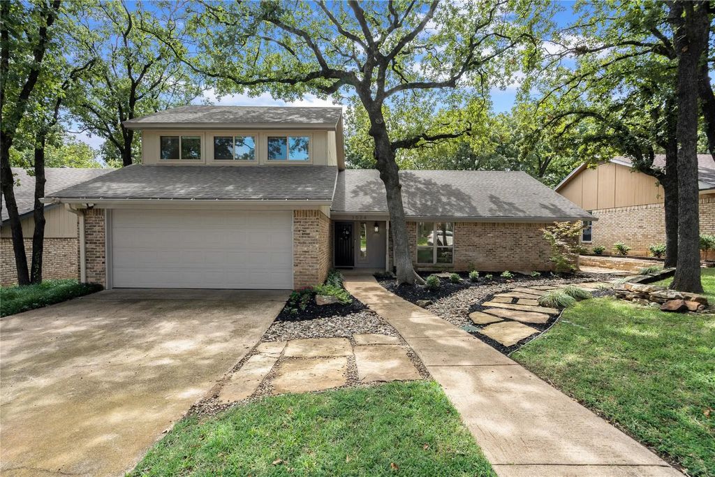 3024 Pecan Circle, Bedford