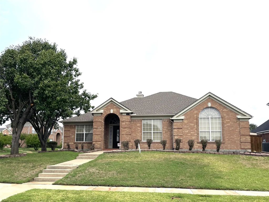 1307 Edinboro Lane, Carrollton