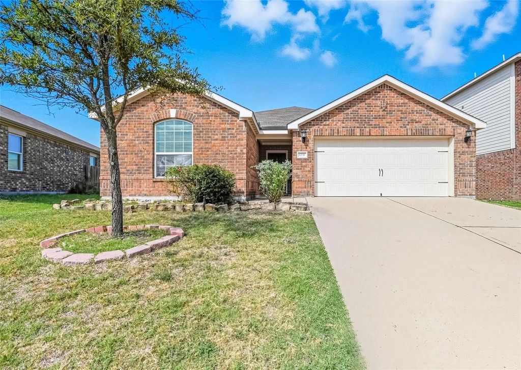 6237 Obsidian Creek Drive, Fort Worth