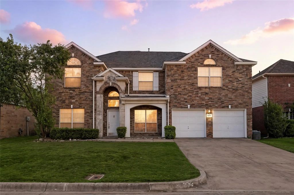 5317 Summer Meadows Drive, Fort Worth