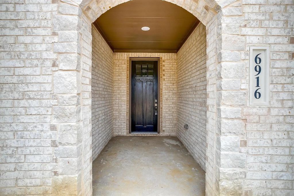 6917 Yellow Hammer Way, Arlington