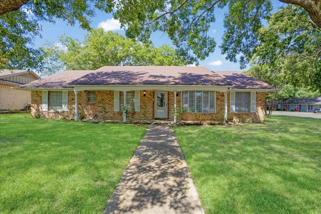 1418 Blanton Place, Sherman