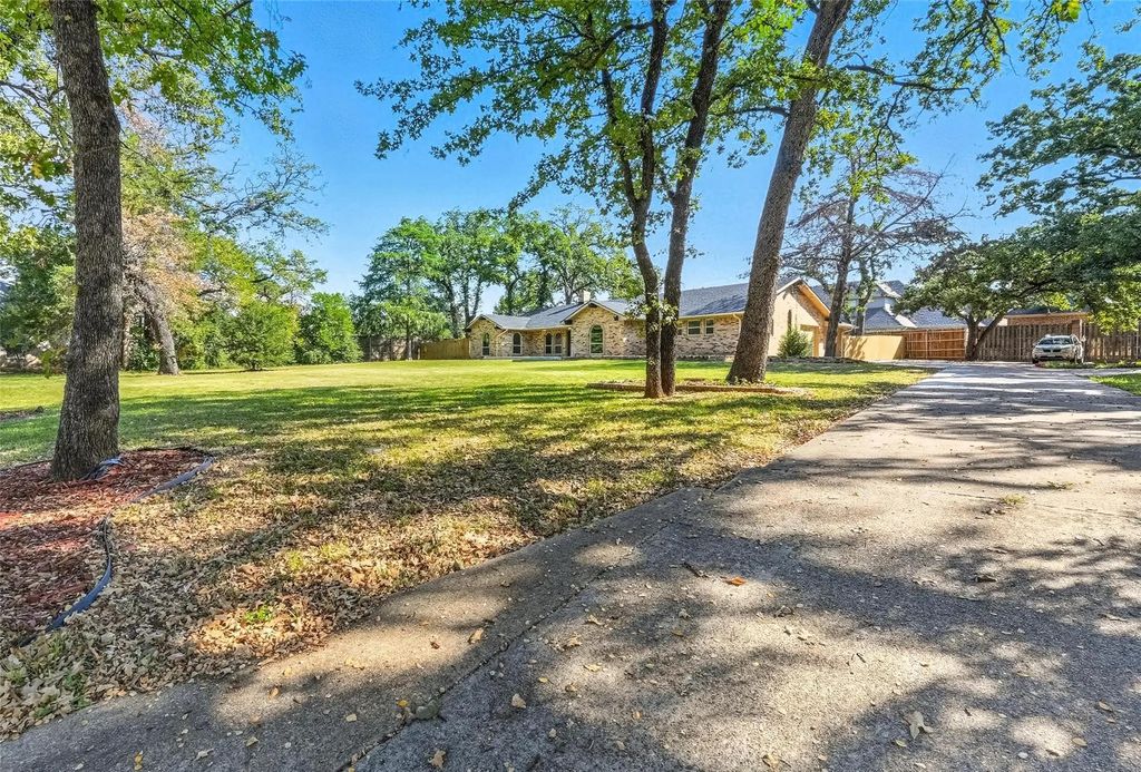 1815 Nora Drive, Pantego