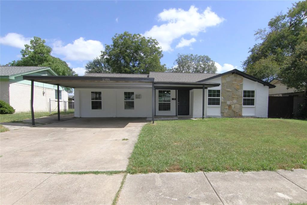 1306 Caladium Drive, Mesquite