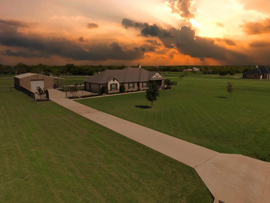 391 Horseshoe Bend, Royse City