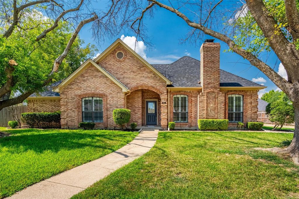 994 Oak Ridge, Keller