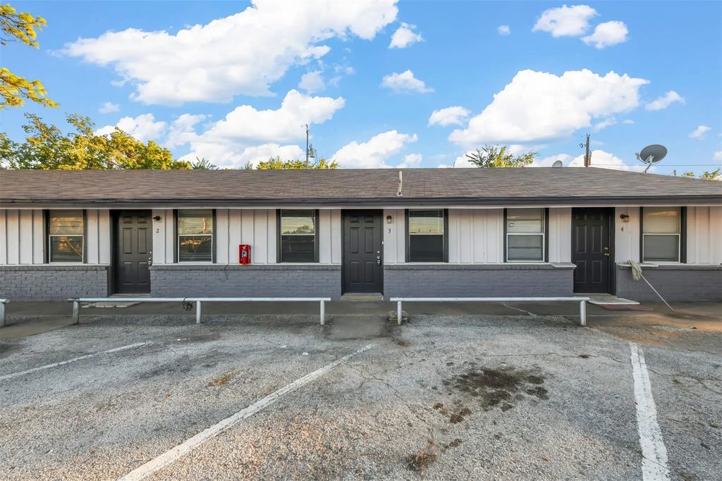 1585 N Mill Street 6, Lewisville