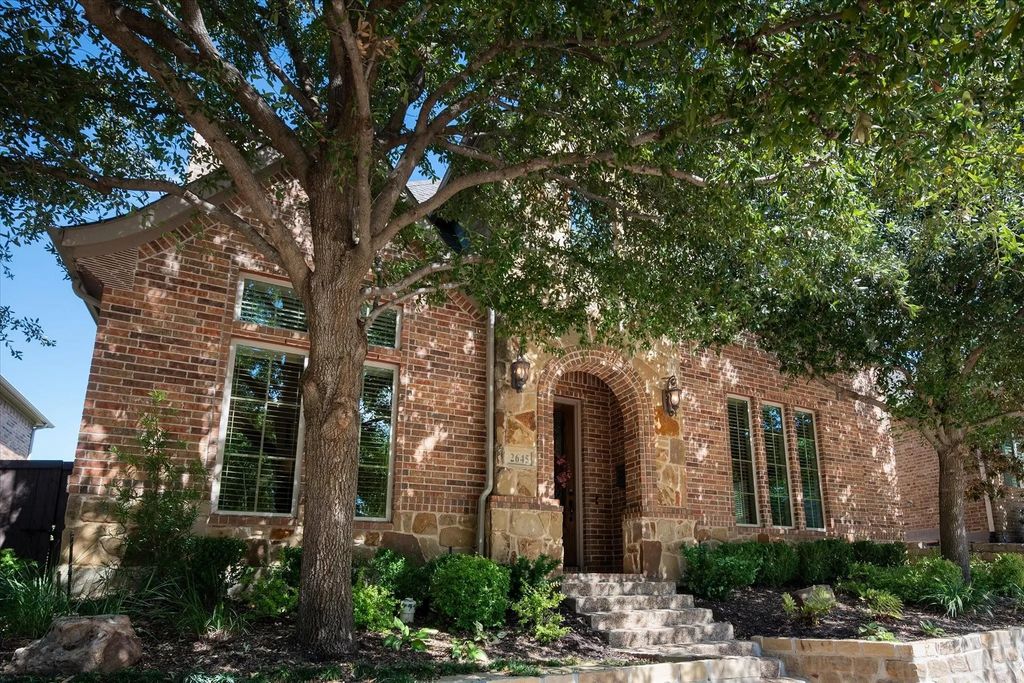 2645 Hundred Knights Drive, Lewisville