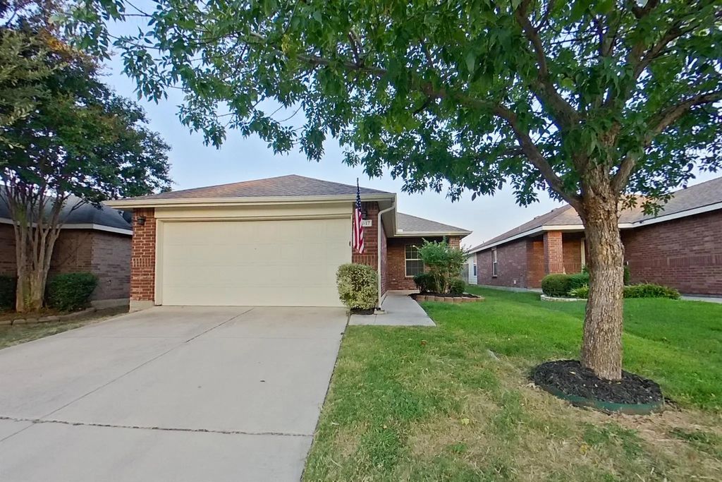 9017 Sun Haven Way, Fort Worth