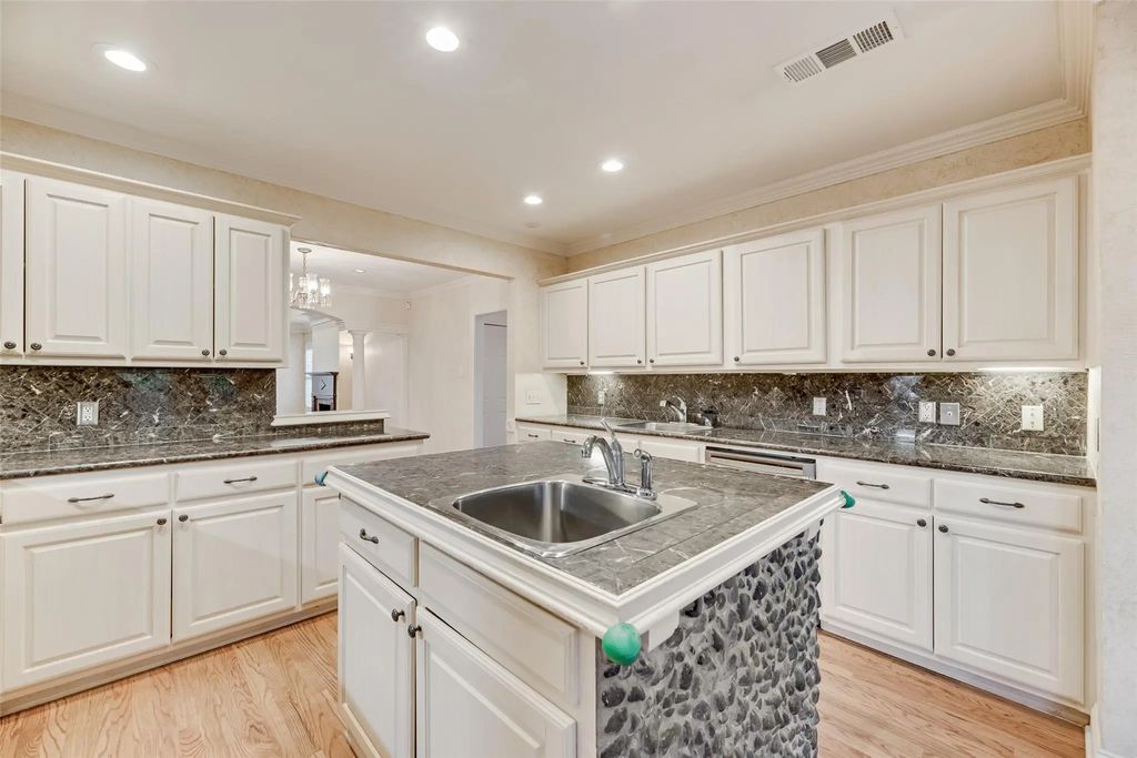 6223 Martel Avenue, Dallas