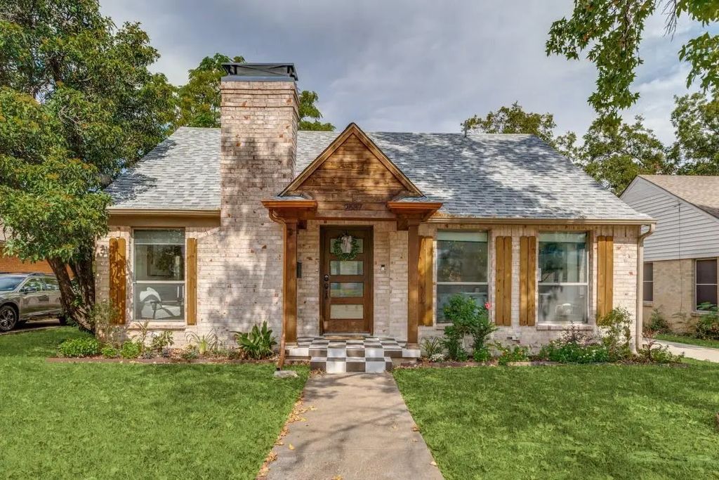 2537 W 10th Street, Dallas