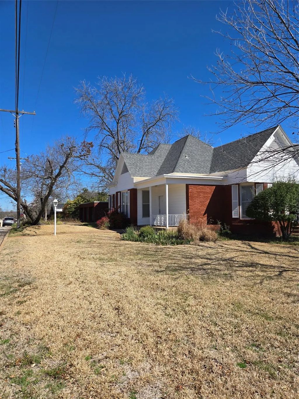 514 W Baylor Street, Weatherford