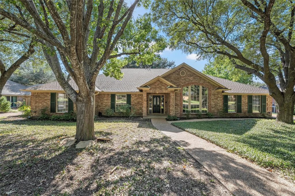 9403 Wildflower Drive, Woodway