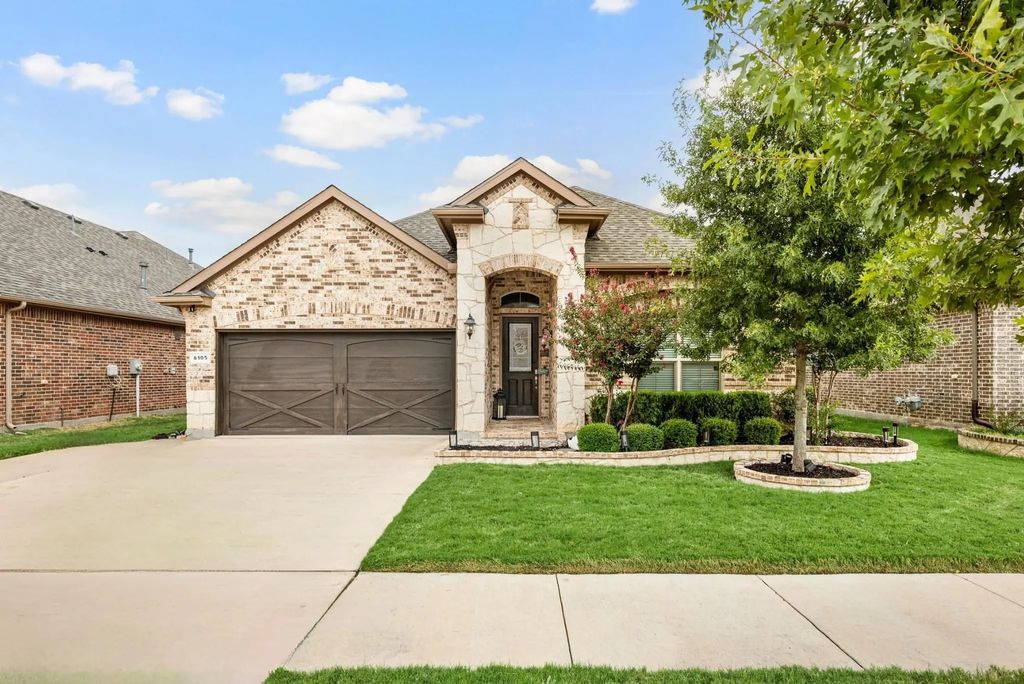 8105 Glenn Day Drive, Arlington